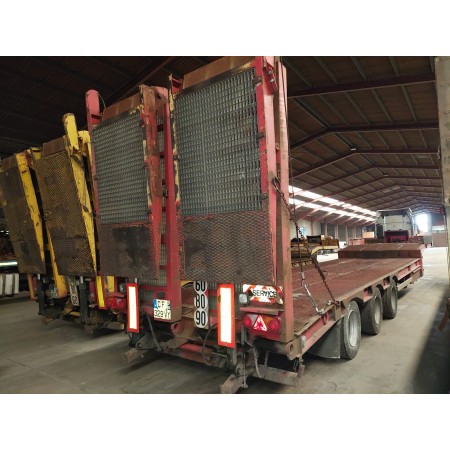 Semi remorque Castera porte engins Castera SREM PE 3 Ess. 1 suiveur Treuil + Table élévatrice 3 essieux